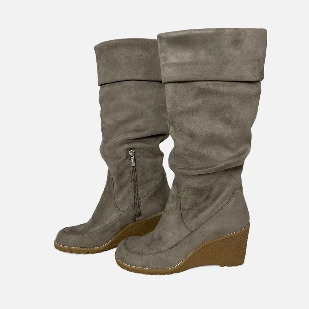 G. H. Bass & Co. Women’s Eden Wedge Boot‎ Size 7M Taupe Zip Faux Suede NWOB